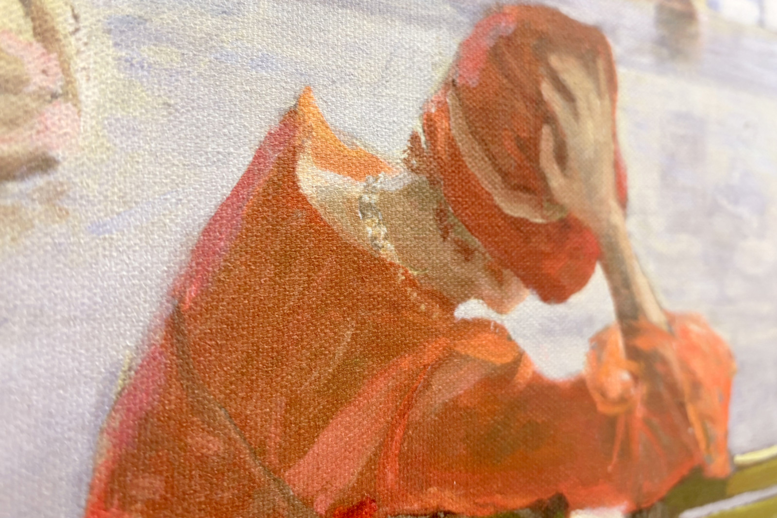 Fille en robe rouge lisant près d'une piscine - John Lavery