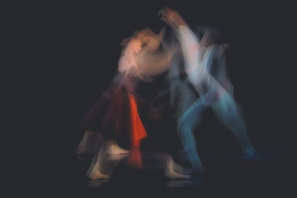 Mouvement de danse flou - Ali Saremi