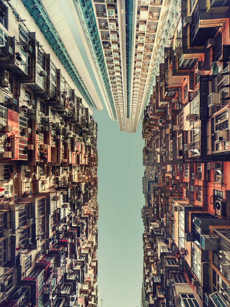Un canyon urbain imposant - Christian MARCEL