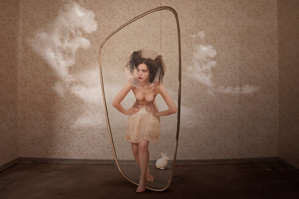 Miroir « Femme Lapin » - Christine von Diepenbroek
