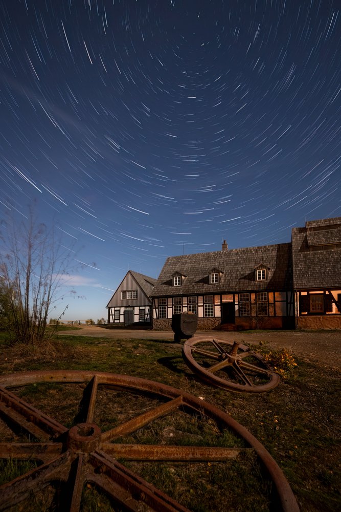 Star Trails Country Home - Christoph Schaarschmidt