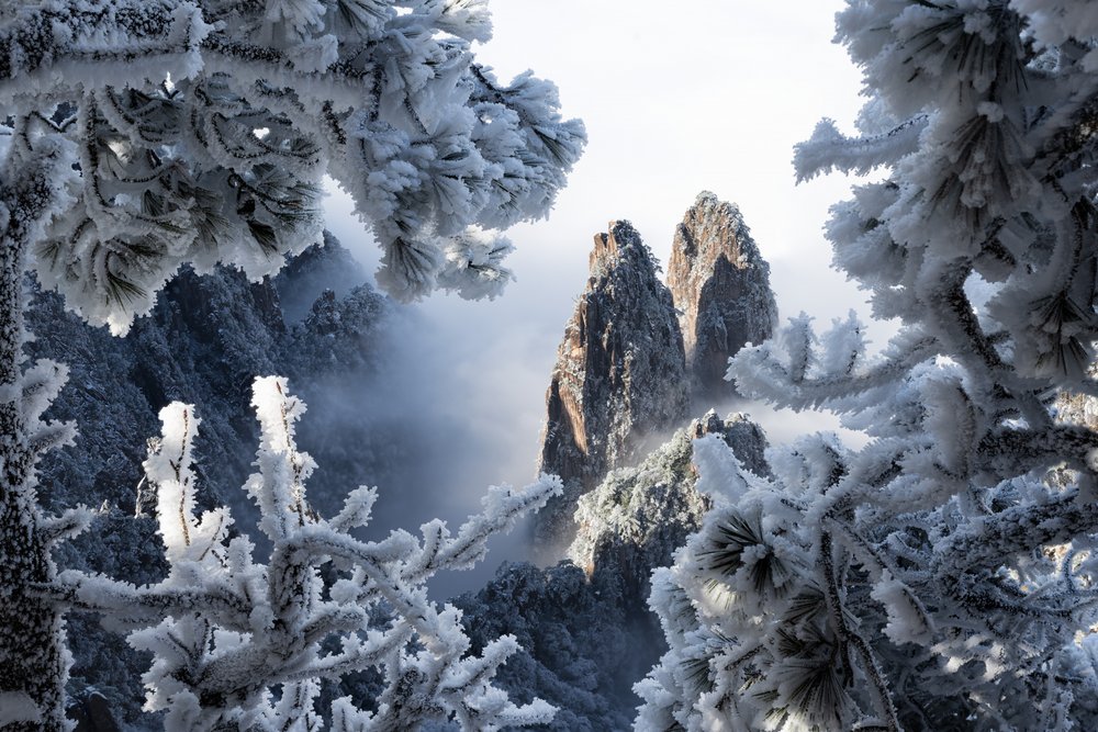 Les majestueux sommets hivernaux - Chuanxu Ren