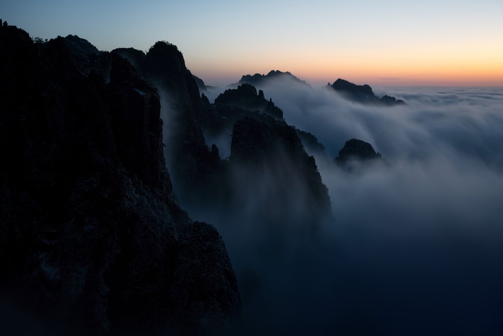 Les sommets brumeux des montagnes - Chuanxu Ren