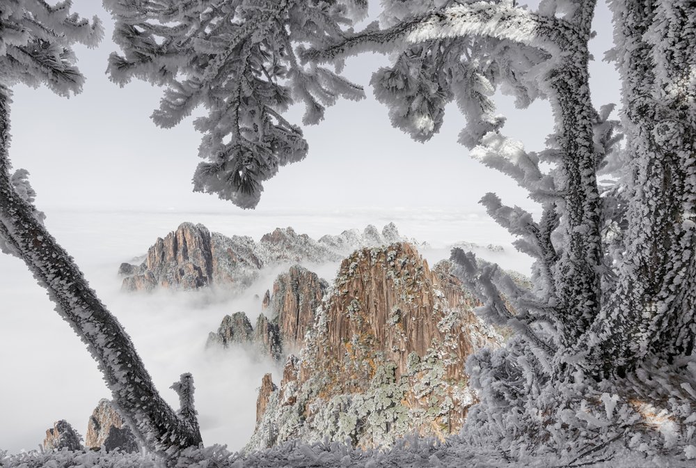 Sommets hivernaux brumeux - Chuanxu Ren