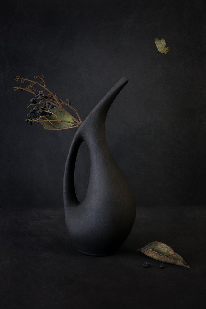 Vase noir minimaliste - Cicek Kiral