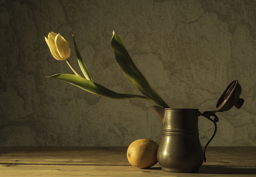 Nature morte aux tulipes jaunes - Codruta Georgescu