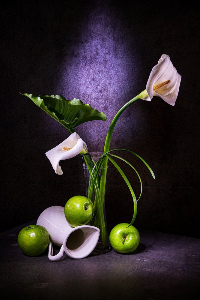 Élégants lis calla et pommes vertes - Felice Angelino
