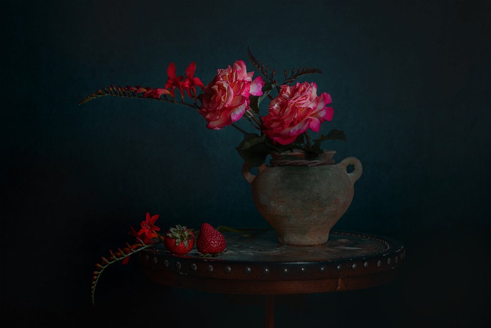 Nature morte florale sombre - Lydia Jacobs