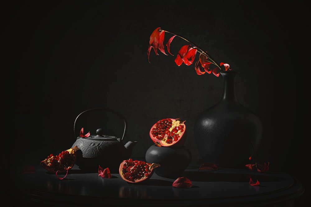 Nature morte à la grenade sombre - Lydia Jacobs