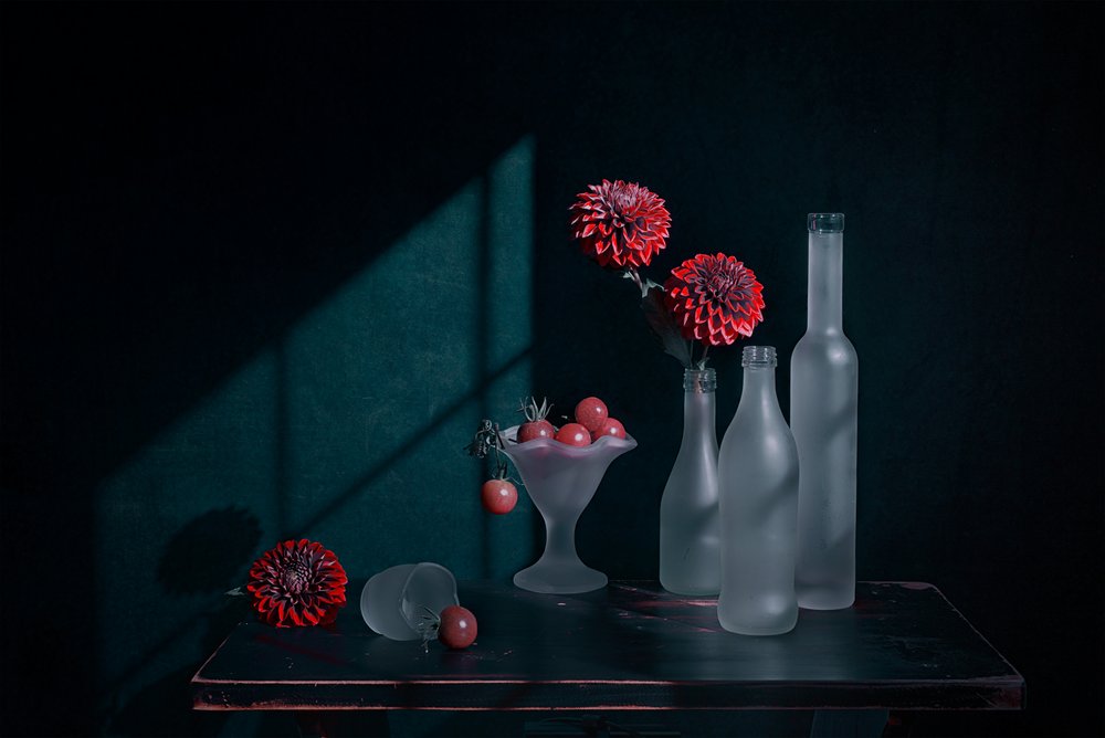 Nature morte aux dahlia élégants - Lydia Jacobs