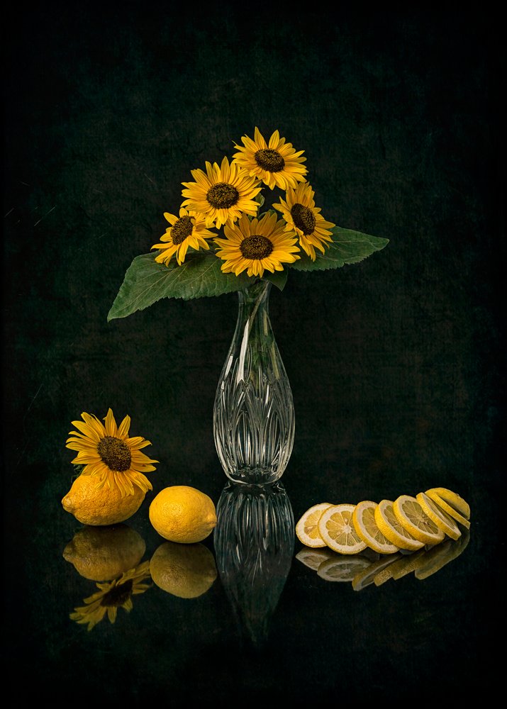 Nature morte élégante au tournesol - Lydia Jacobs
