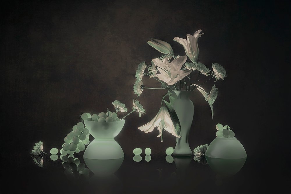 Lys et raisins lumineux - Lydia Jacobs