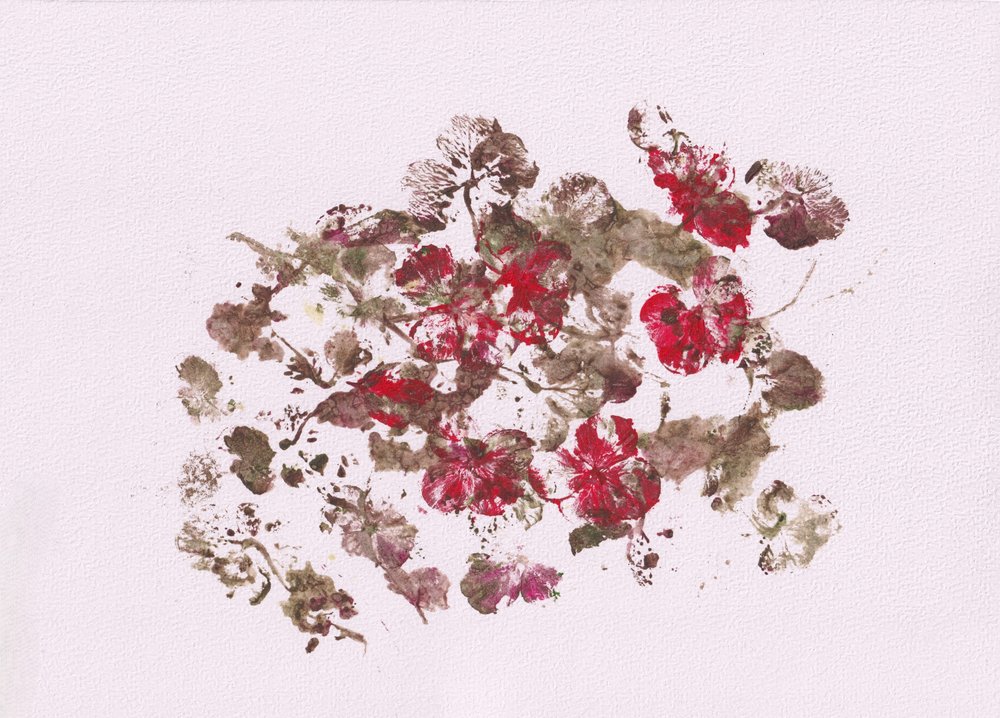 Impressions florales aux accents terreux - Maira Ribena