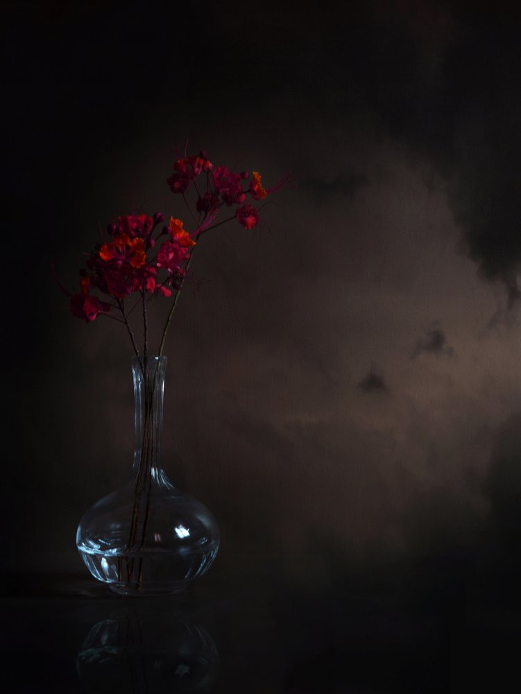 Fleurs rouges mélancoliques - Margaret Halaby