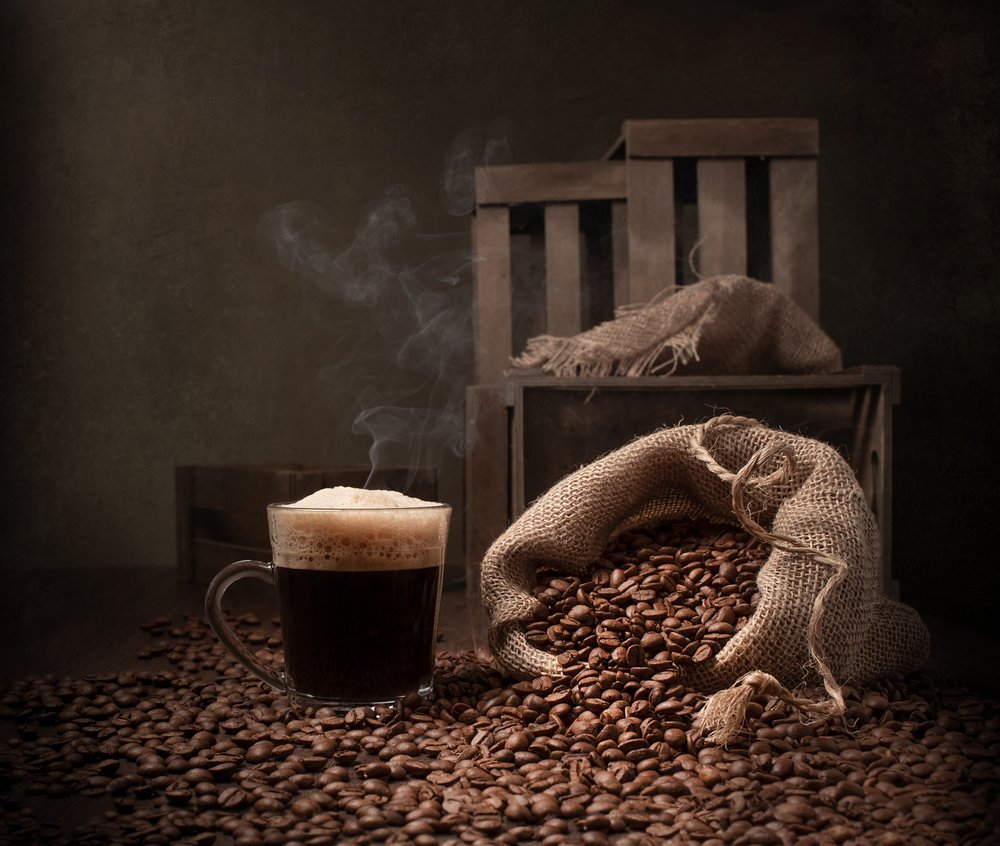 Nature morte au café chaud - Margareth Perfoncio