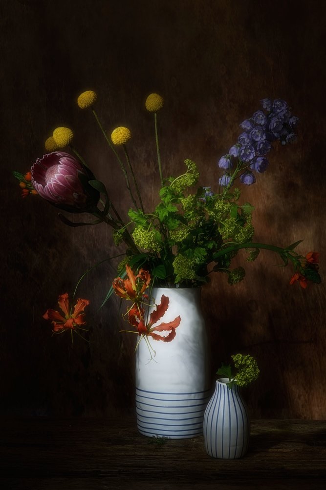 Nature morte florale sombre - Saskia Dingemans