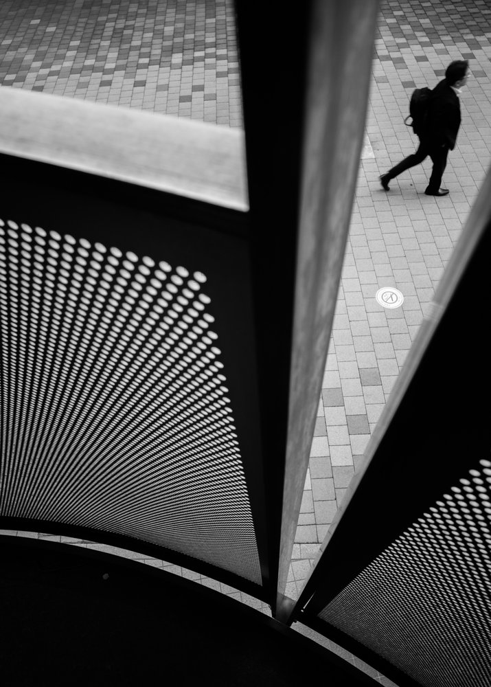 Promenade urbaine géométrique - Satoshi Hata