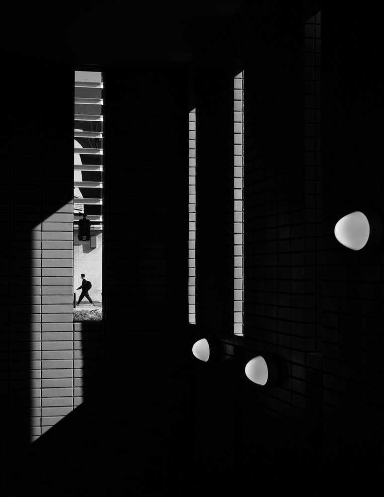 Un homme entre ombre et lumière - Satoshi Hata