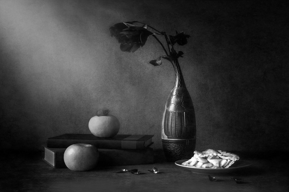 Scène de table « Dark Academia » - Siyu_Wei APA