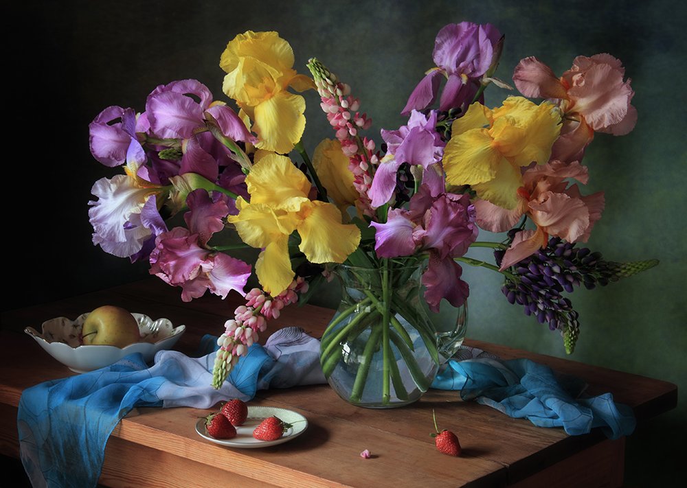 Iris frais et fruits - Tatyana Skorokhod