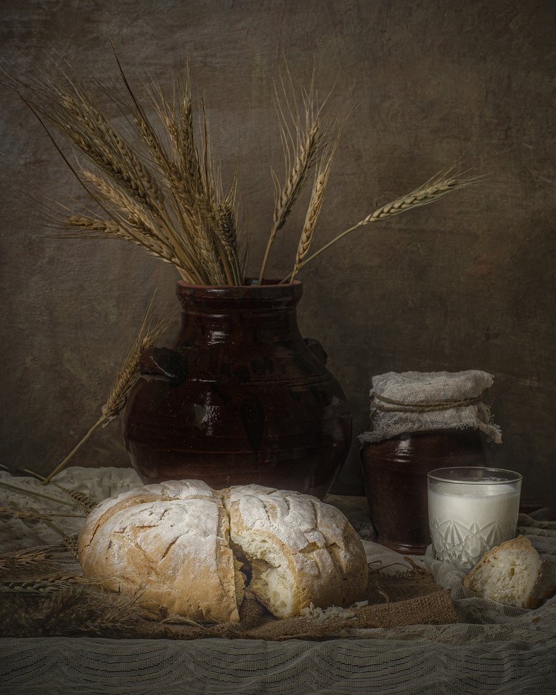 Pain rustique et lait - Yasmin Elsharma