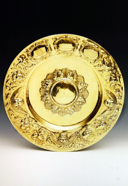 Le Plat de Charité Caroline, fabriqué à Londres, 1665-1666 - English School