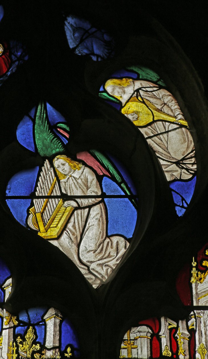Vitrail représentant des Anges Musiciens avec Orgue et Luth - French School