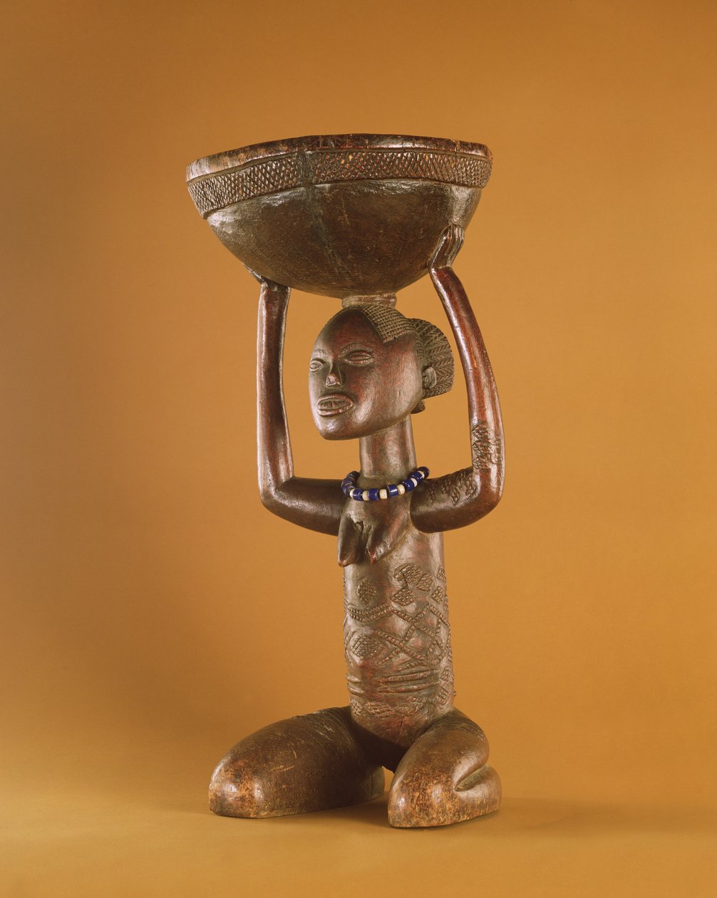Tabouret avec une caryatide féminine agenouillée, République Démocratique du Congo - African