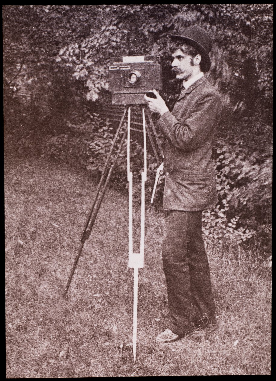 Autoportrait avec appareil photo, trépied et pistolet - Alfred Stieglitz