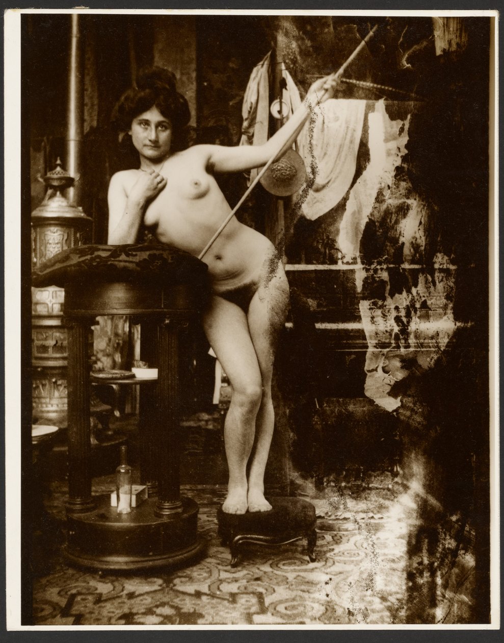 [Nu féminin avec une lance, Paris] - Alphonse Maria Mucha