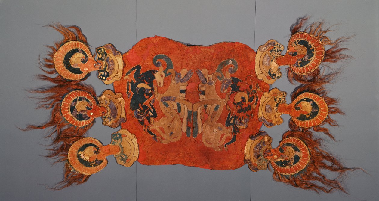 Couverture de selle décorée de griffons attaquant des chèvres de montagne - Altaic School
