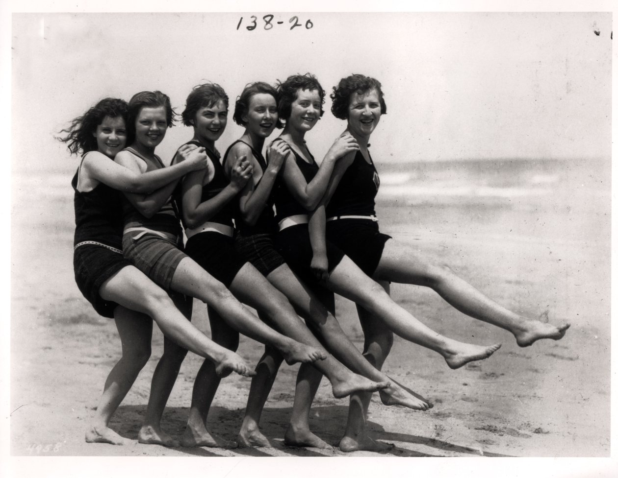 Beautés en train de se baigner, 1924 - American Photographer