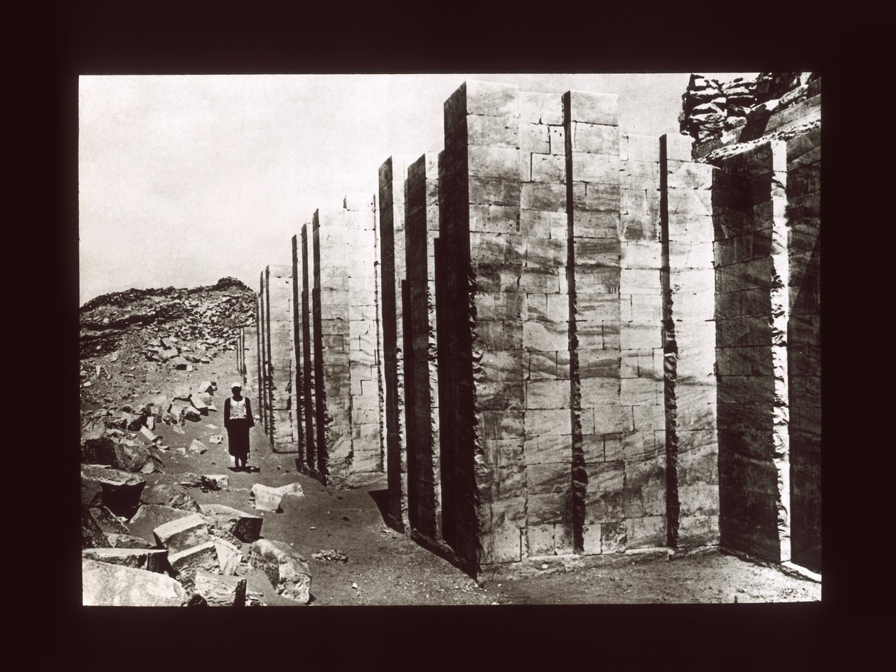Enceinte en calcaire de la pyramide à degrés, Sakkara, 3e dynastie - American Photographer
