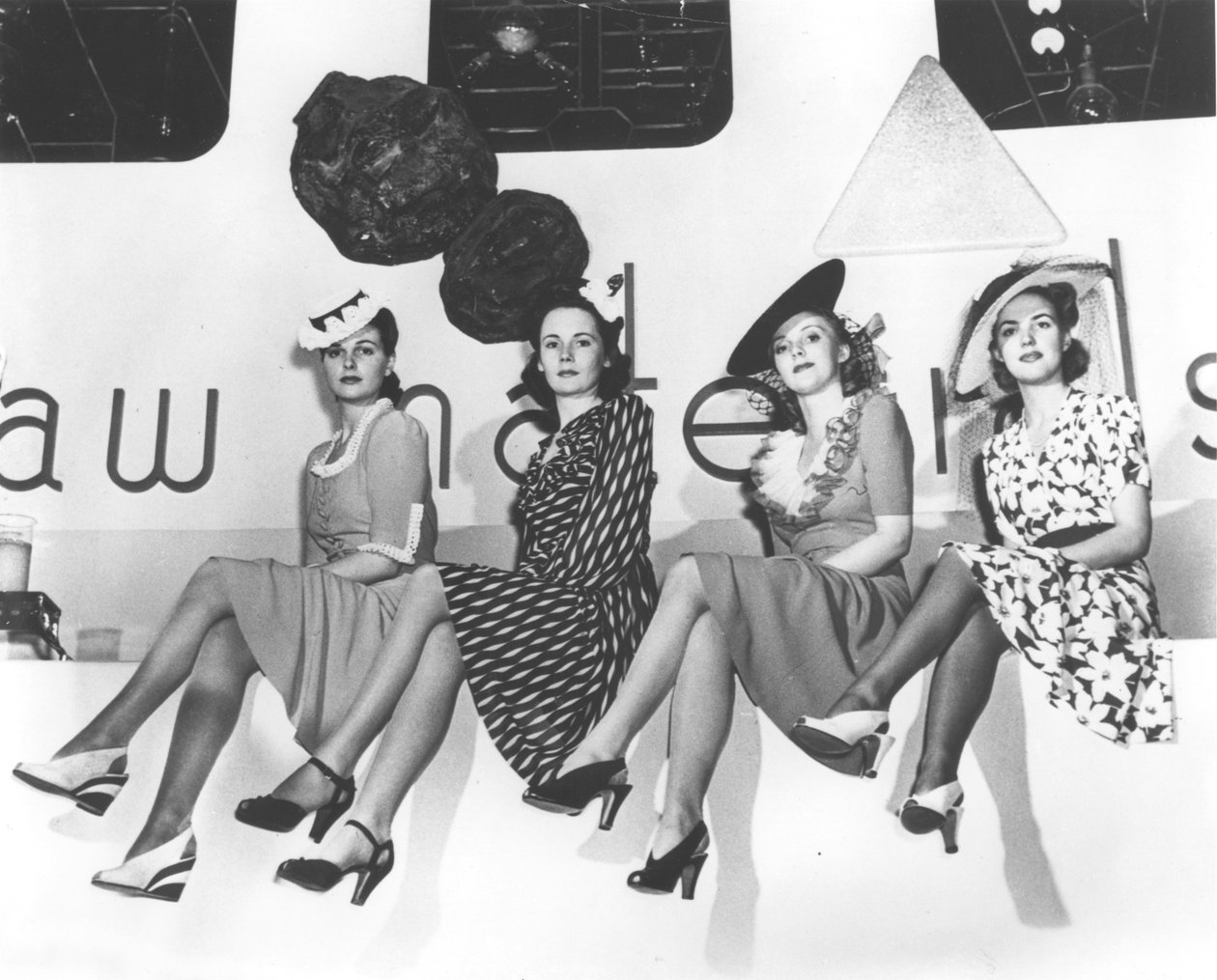 Photo publicitaire de Nylon, Foire mondiale de New York, 1939 - American Photographer