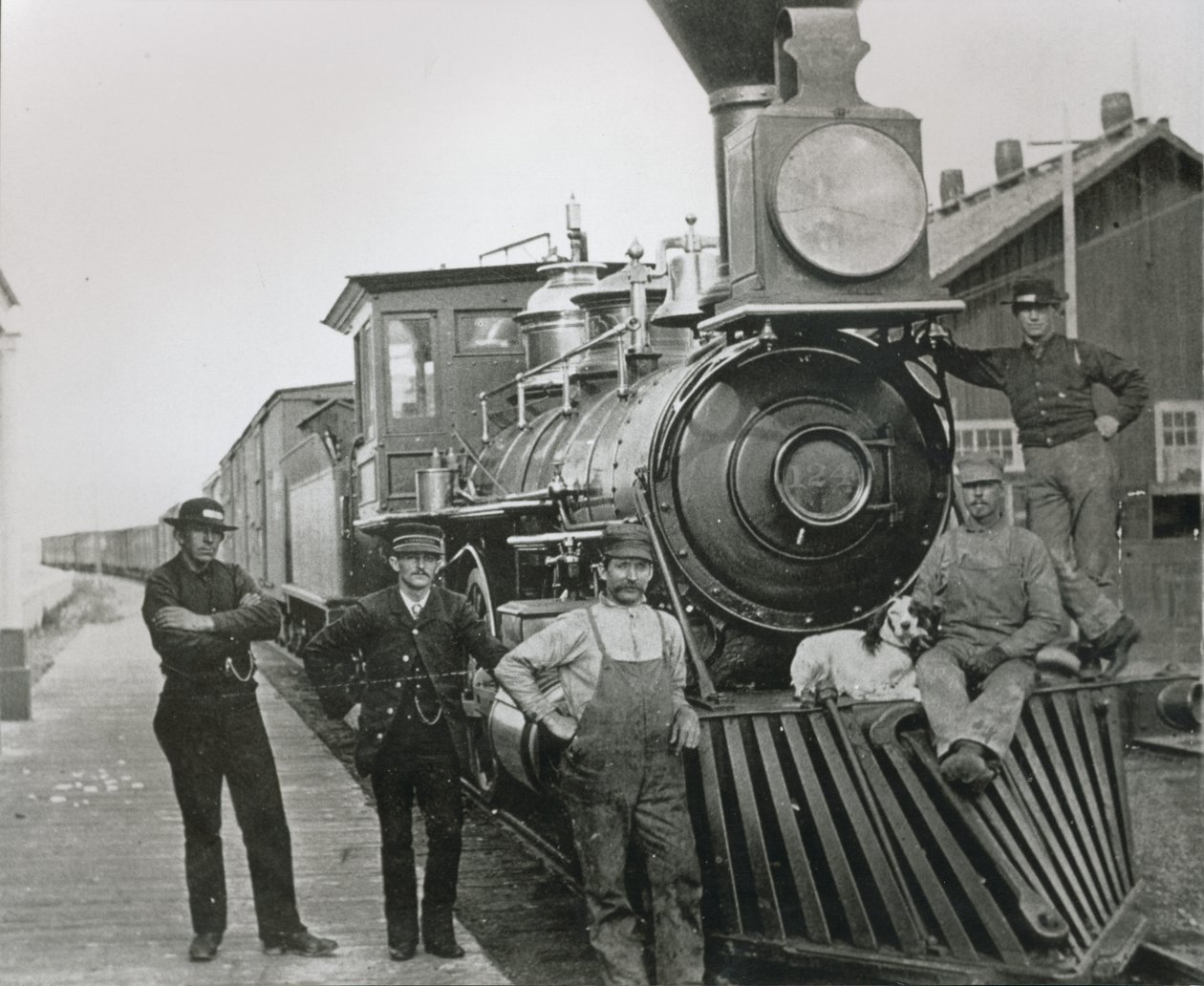 Un train de marchandises du chemin de fer Central Pacific avec l