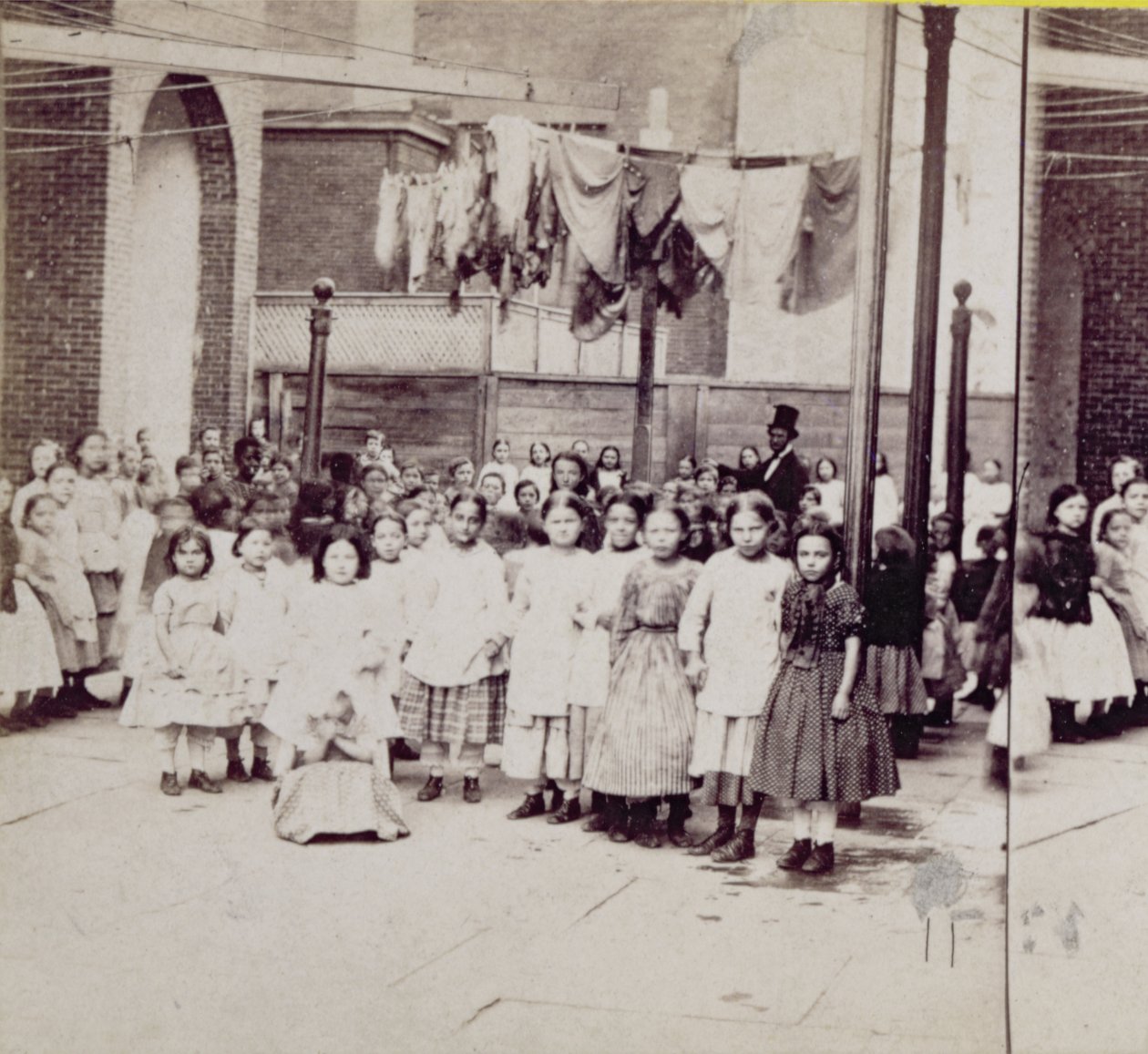 Société de Protection des Femmes, Maison pour les Amies, 29e Rue, New York, 4 juillet 1864 - American Photographer