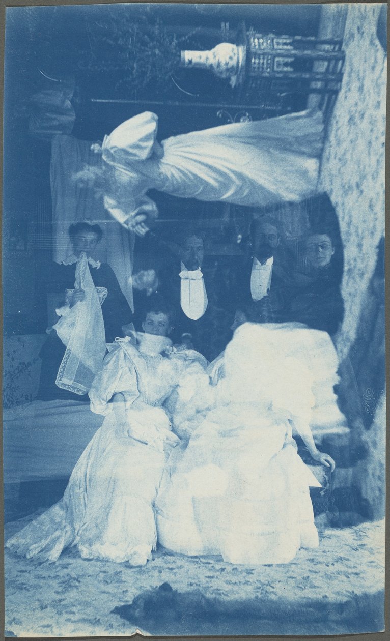 Sans titre (Double exposition de plusieurs personnes dans un intérieur),1890s (photo) - American Photographer