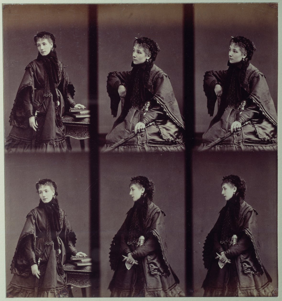 Portrait de Sarah Bernhardt (1844-1923) en costume de ville - Andre Adolphe Eugene Disderi