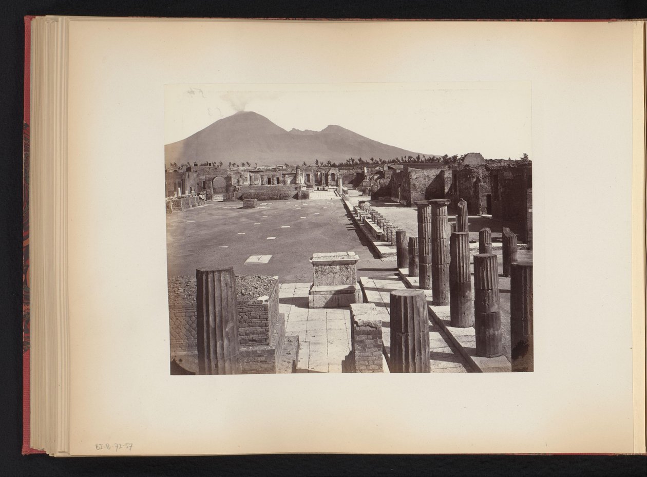 Vue de la Piazza del Foro à Pompéi, Italie - Anonymous