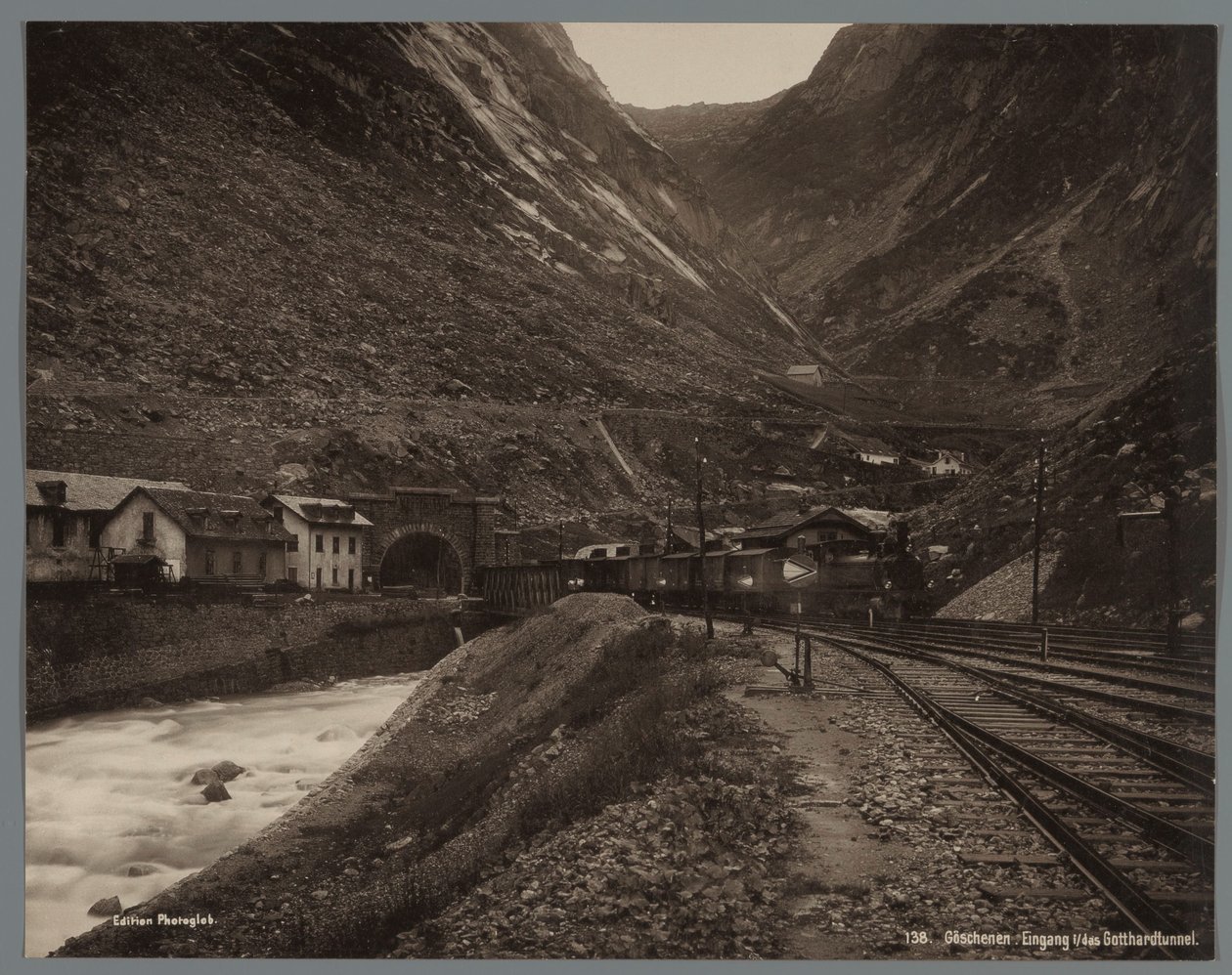 Entrée du tunnel du Saint-Gothard à Göschenen - Anonymous