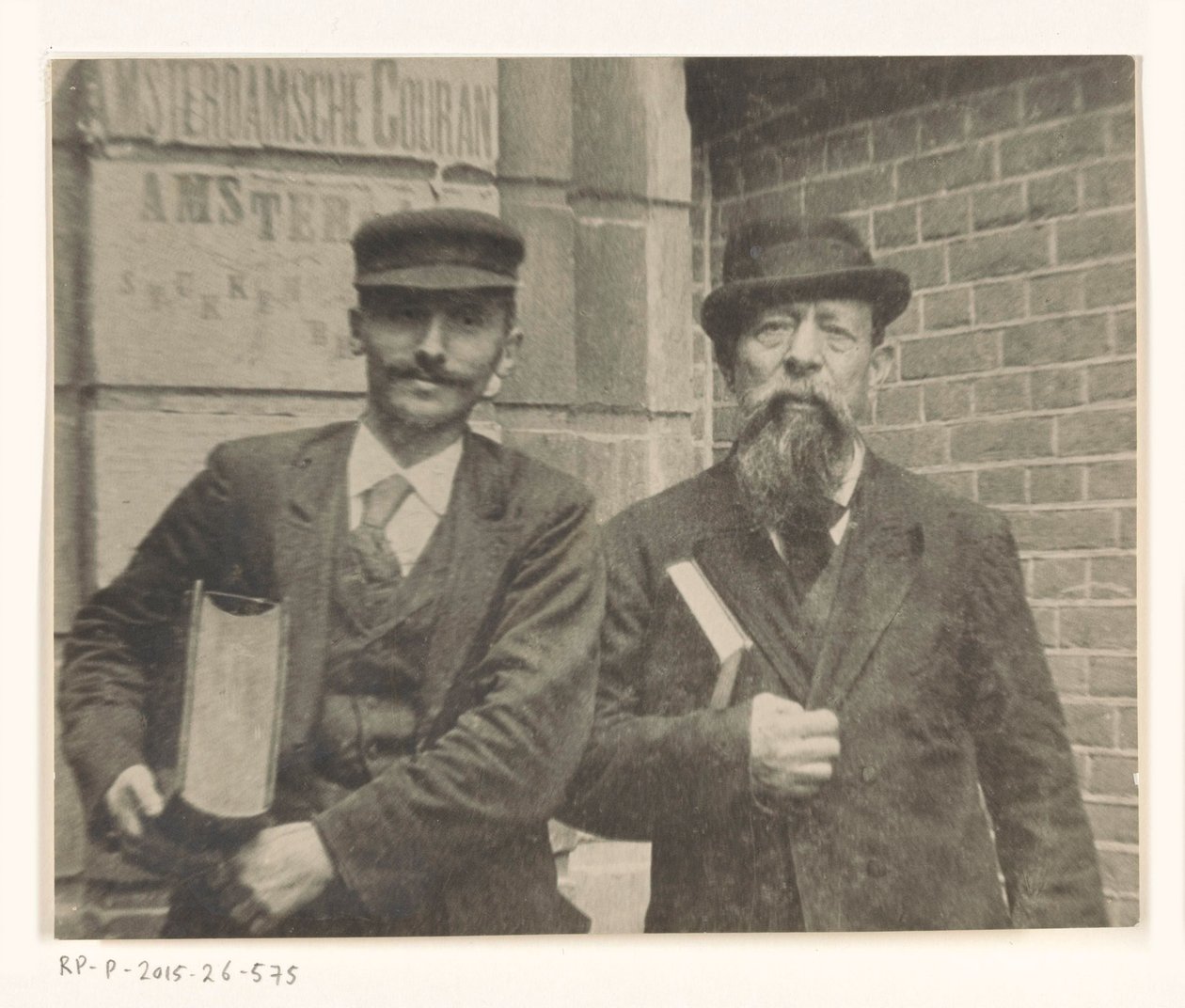 Portrait du libraire David Blok avec un autre homme - Anonymous