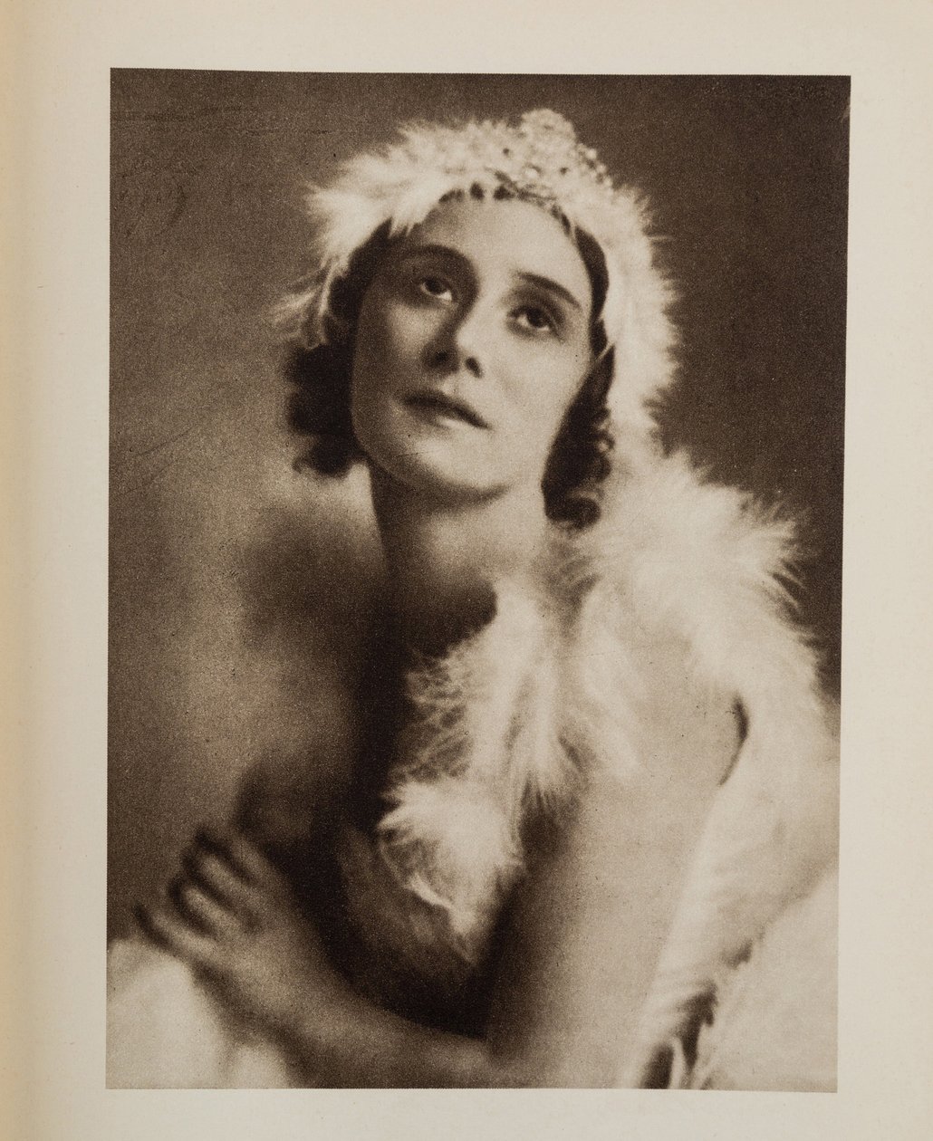 Anna Pavlova (Pavlovna) (1881-1931) dans le ballet La Mort du cygne de Camille Saint-Saëns, Anonyme - Anonymous Anonymous