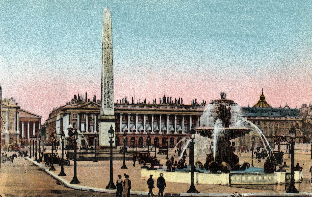 Paris : vue de la place de la Concorde avec les fontaines et l