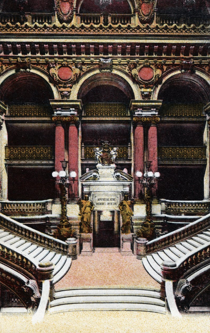 Paris : vue du grand escalier de l