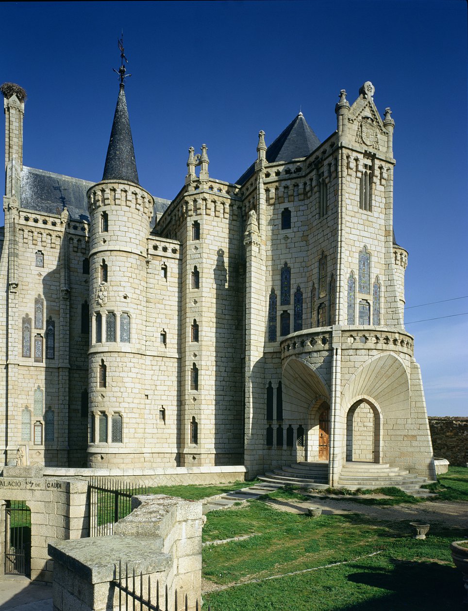 Palais épiscopal - Antonio Gaudi