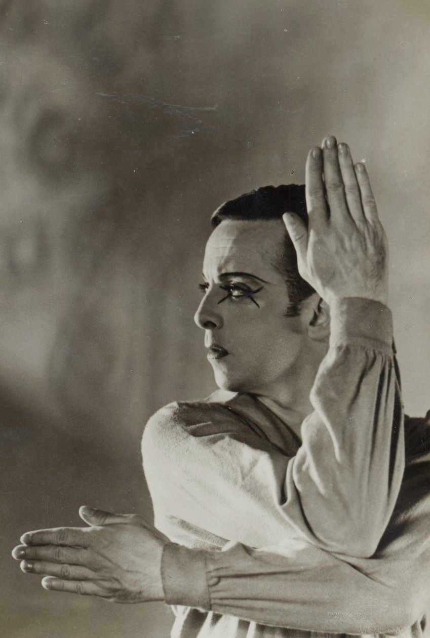 Carte postale de Robert Helpmann (1909-86) dans The Wanderer 1941 - Australian Photographer