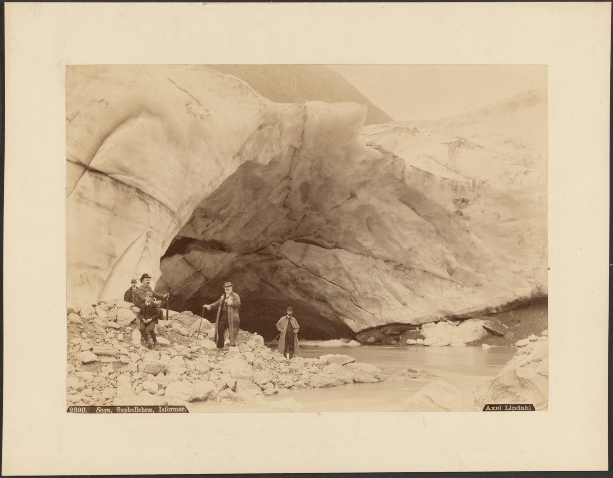 Parish, Suphellebræ, Ice shapes. - Axel Lindahl