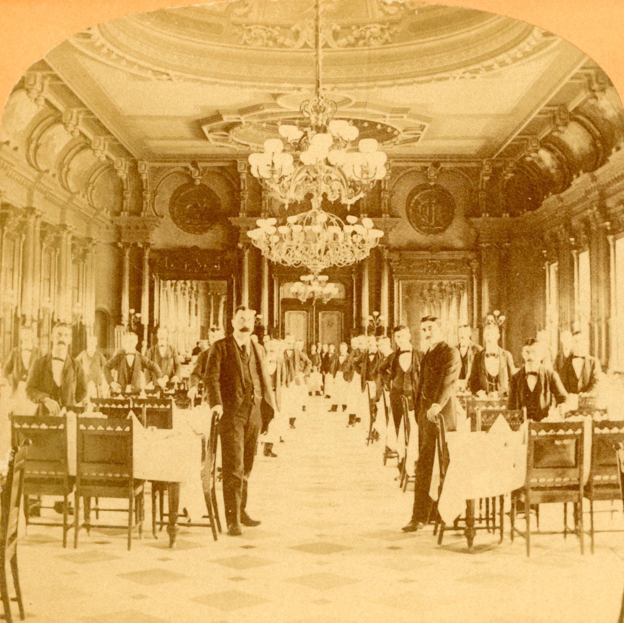 La Grande Salle à manger, Hôtel Windsor, dite la plus belle du monde, Montréal, Canada, 1894 - B. W. Kilburn