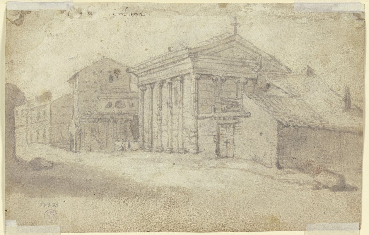 Rue avec un ancien temple d