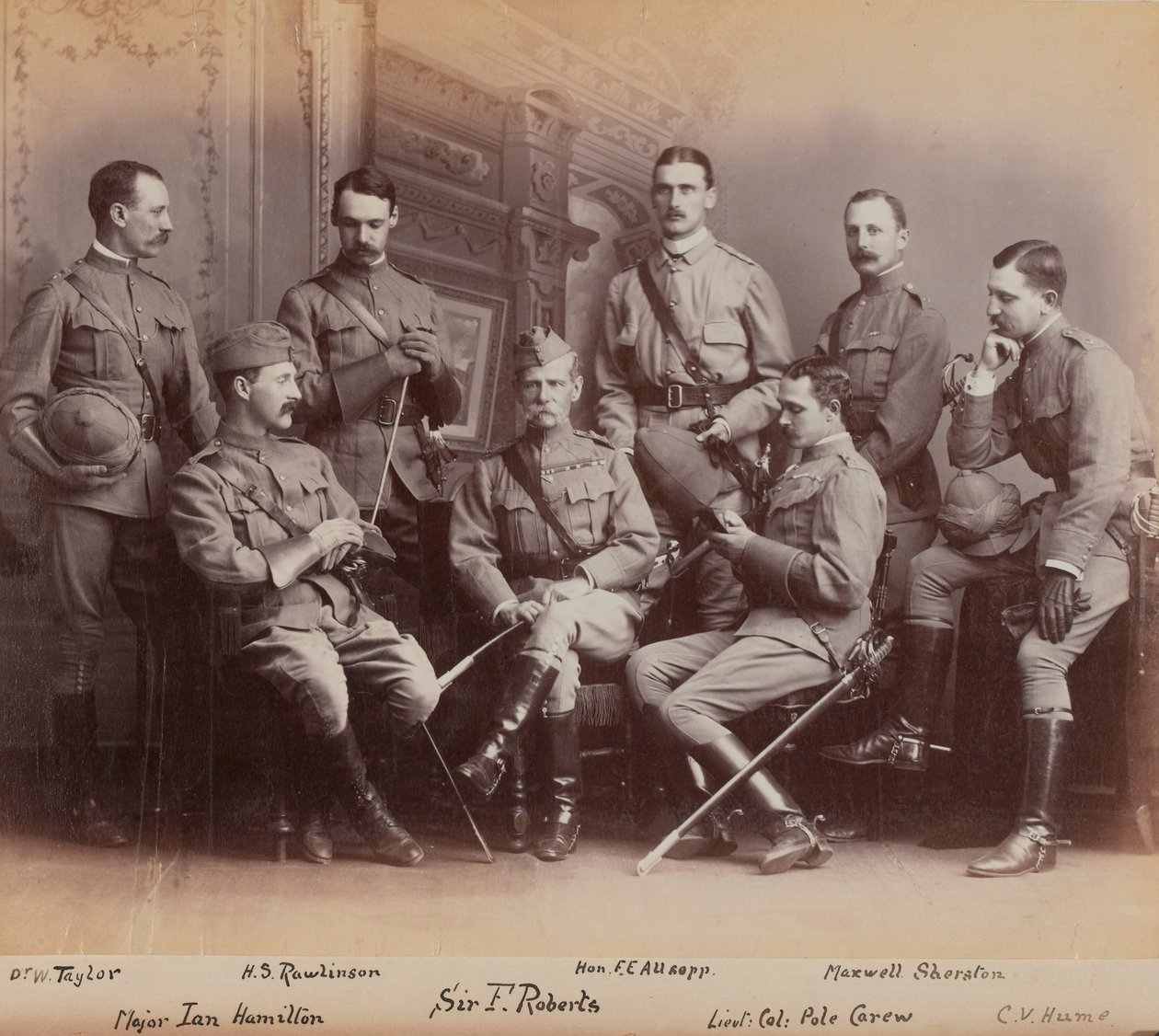 Sir Frederick Sleigh Roberts avec ses officiers - British Photographer